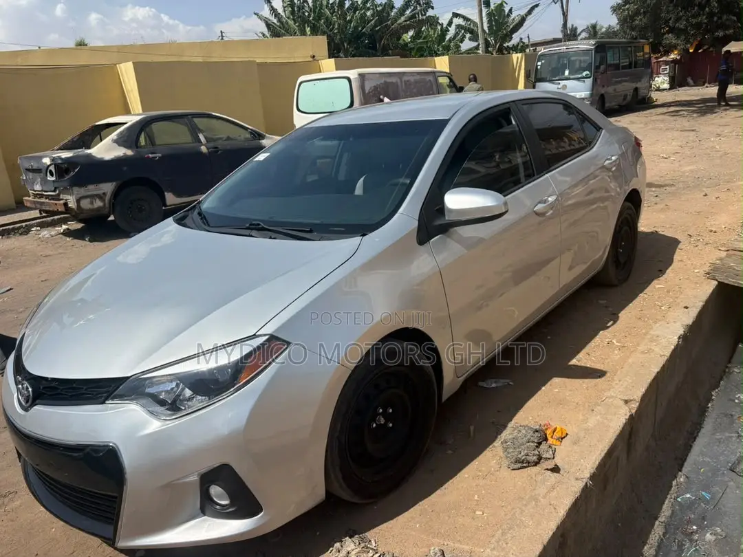 Toyota Corolla LE 4dr Sedan (1.8L 4cyl CVT) 2016 Silver