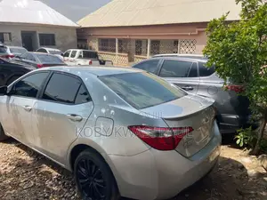 Toyota Corolla S 4dr Sedan (1.8L 4cyl CVT) 2014 Silver