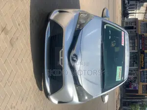 Toyota Vitz 2015 Silver