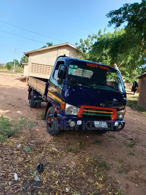 Hyundai Mighty 2