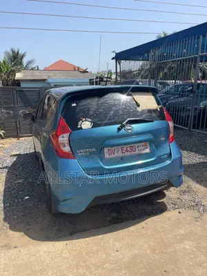 Nissan Versa 1.6 S+ 2016 Blue