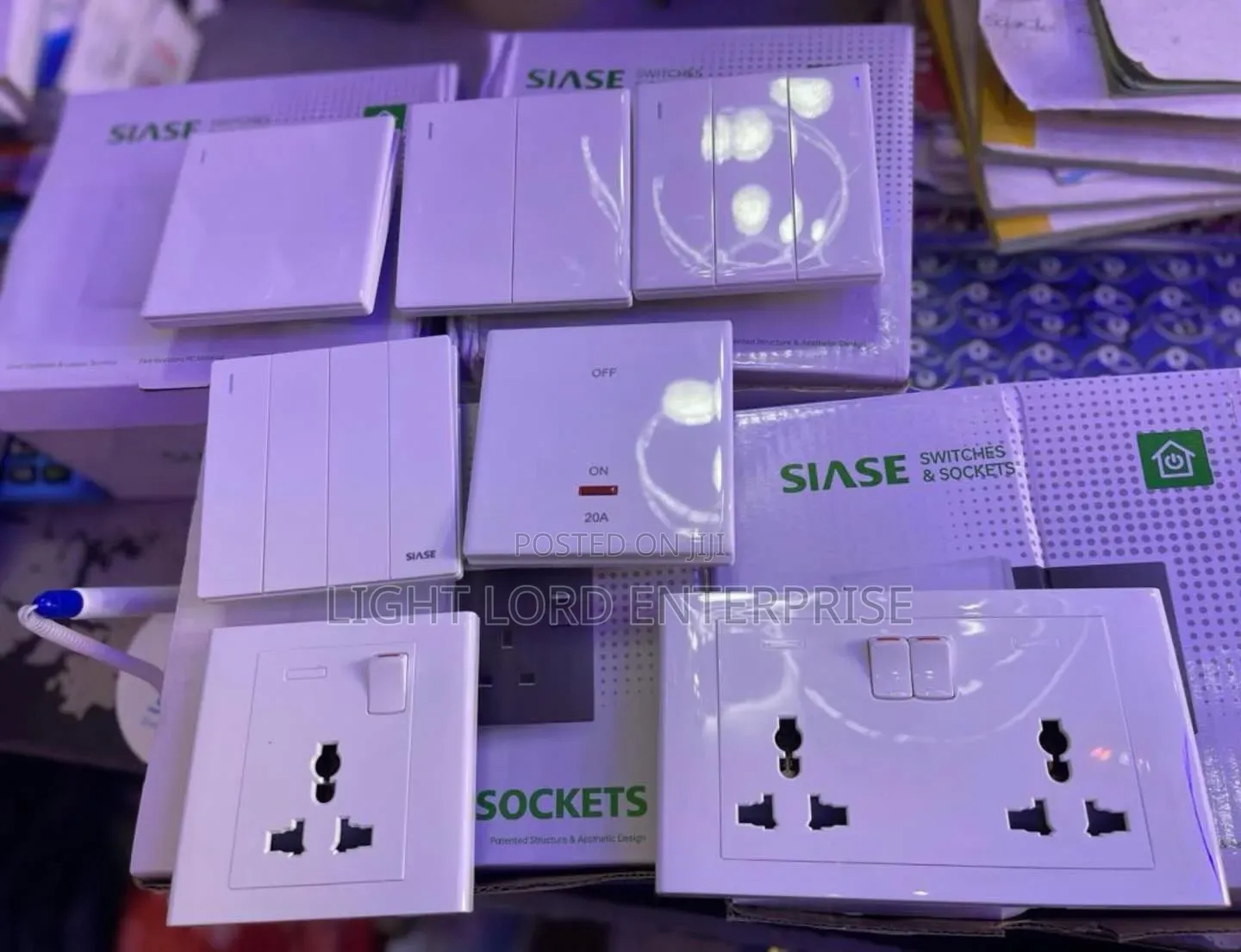 Genesis Saise 30years Warranty Socket and Switches