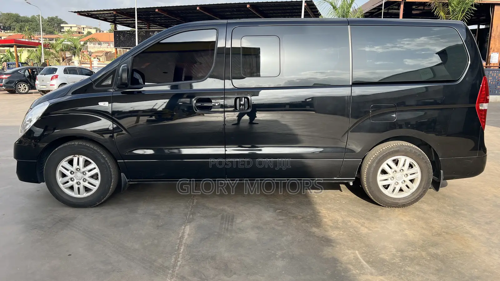 Hyundai Starex 2017 Black