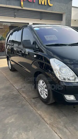 Hyundai Starex 2017 Black
