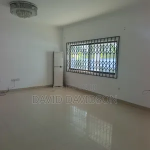 4bdrm Mansion in 4 Bedroom Self, Tema Metropolitan for rent