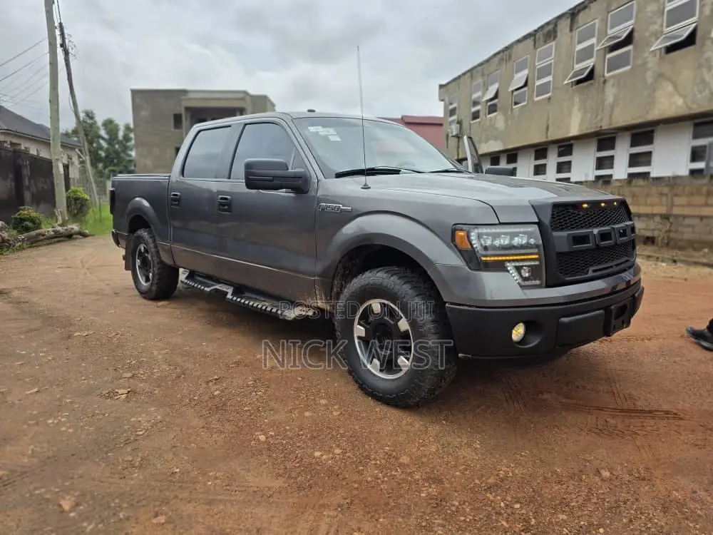 Ford F-150 STX 4dr SuperCab 4WD 6.5 ft. SB (3.7L 6cyl 6A) 2014 Black