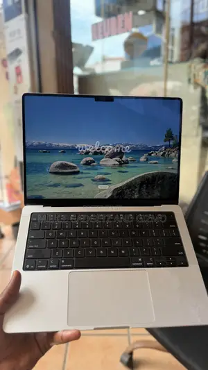 Laptop Apple MacBook Pro 2025 M5 16GB Apple M5 SSD 1T
