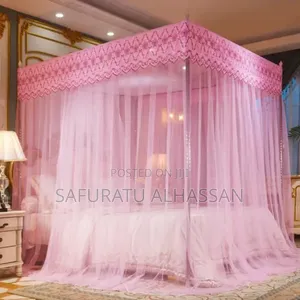 Luxurious Canopy Mosquito Net