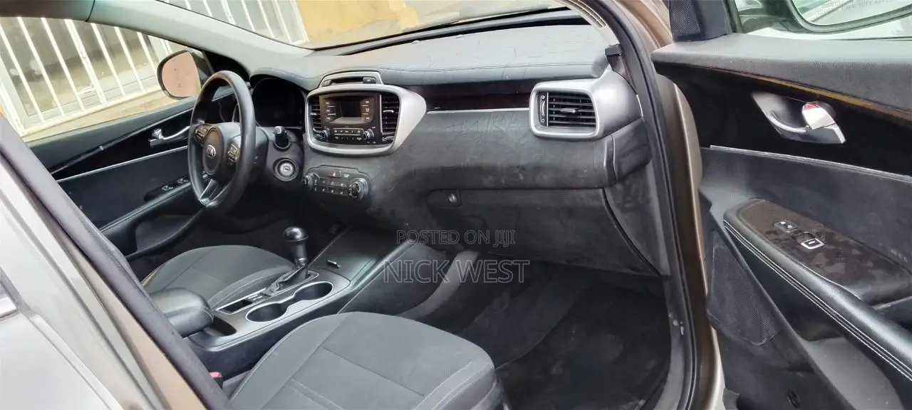 Kia Sorento 2.4L LX AWD 2018 Gray