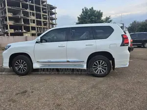 Toyota Land Cruiser Prado 4.0 Petrol TX-L 2017 White