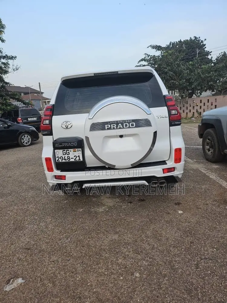Toyota Land Cruiser Prado 4.0 Petrol TX-L 2017 White