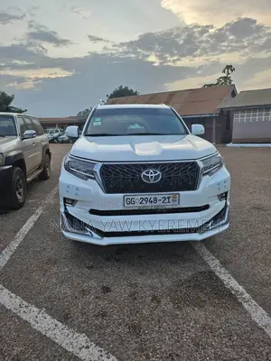Toyota Land Cruiser Prado 4.0 Petrol TX-L 2017 White