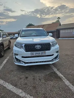 Toyota Land Cruiser Prado 4.0 Petrol TX-L 2017 White