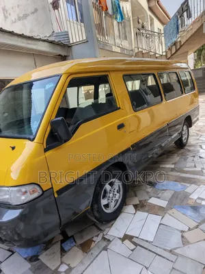 Hyundai H-100 2001 Yellow