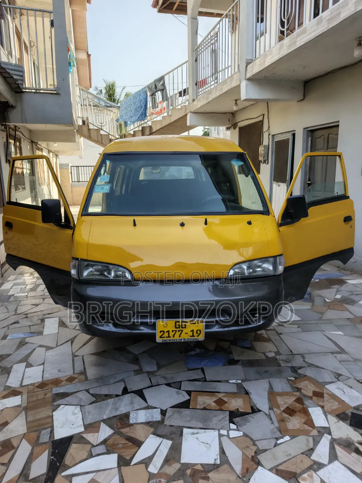 Hyundai H-100 2001 Yellow