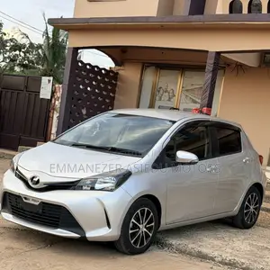 Toyota Vitz 1.3 FWD 5dr 2016 Silver
