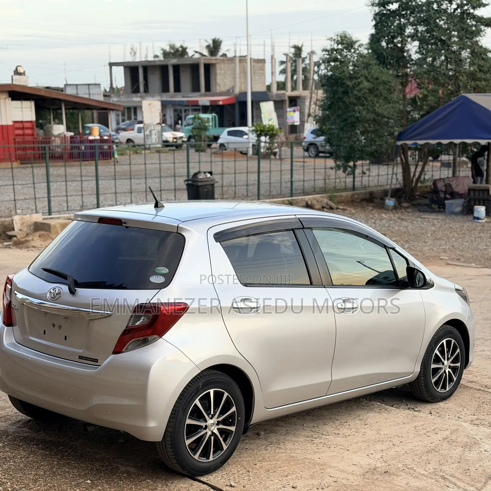 Toyota Vitz 1.3 FWD 5dr 2016 Silver