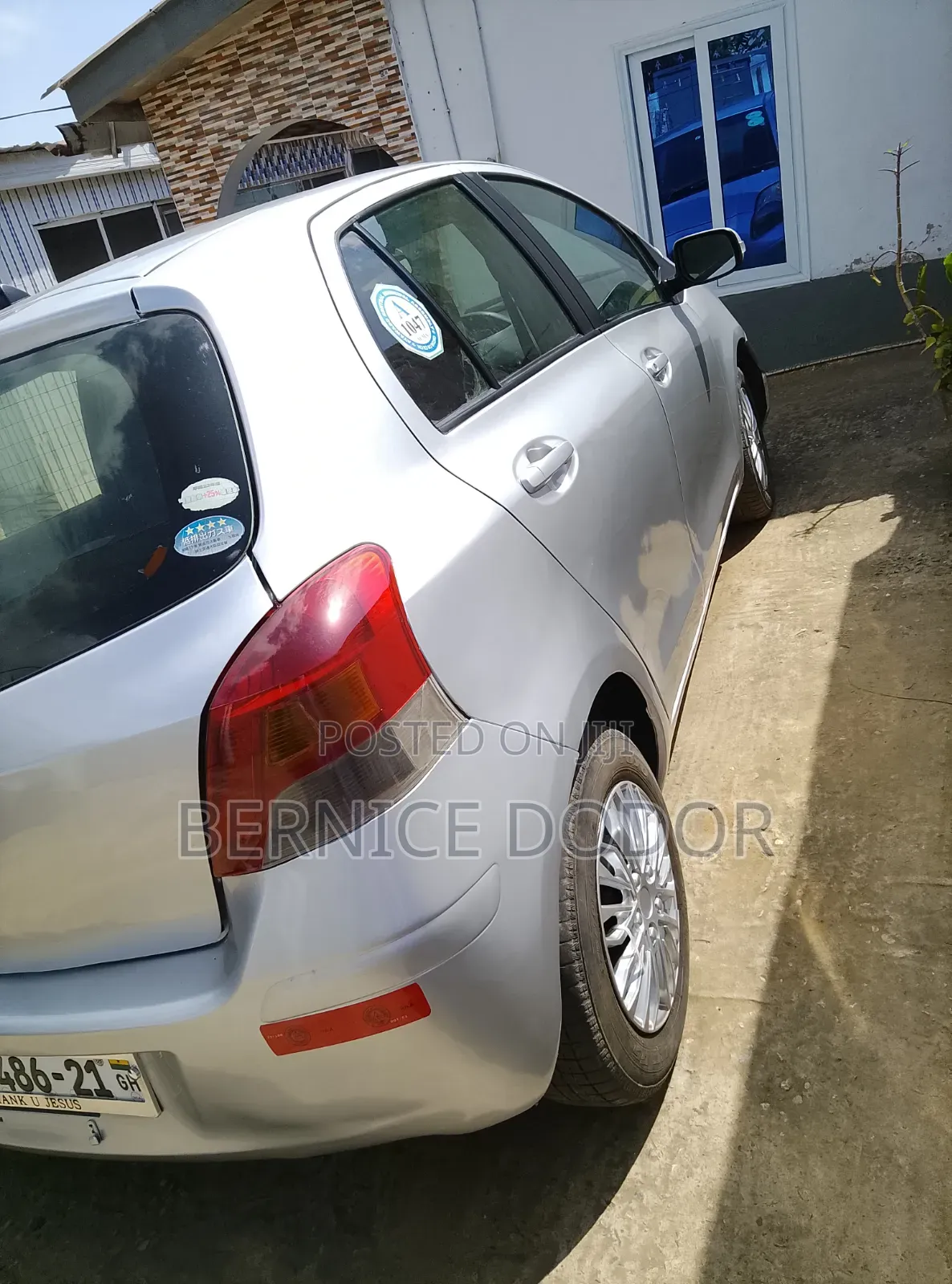 Toyota Vitz 1.3 AWD 5dr 2010 Silver