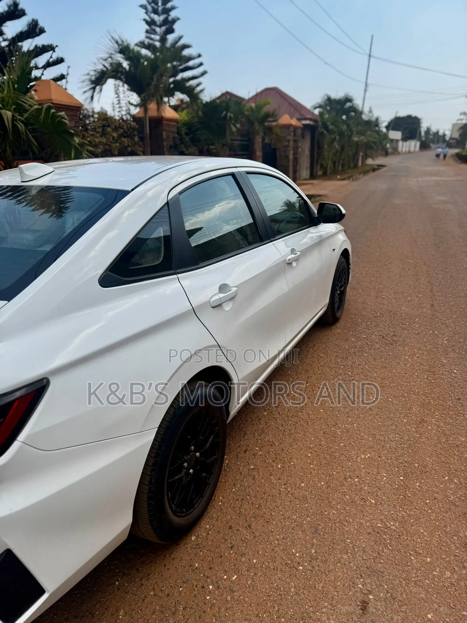 Toyota Yaris 2023 White