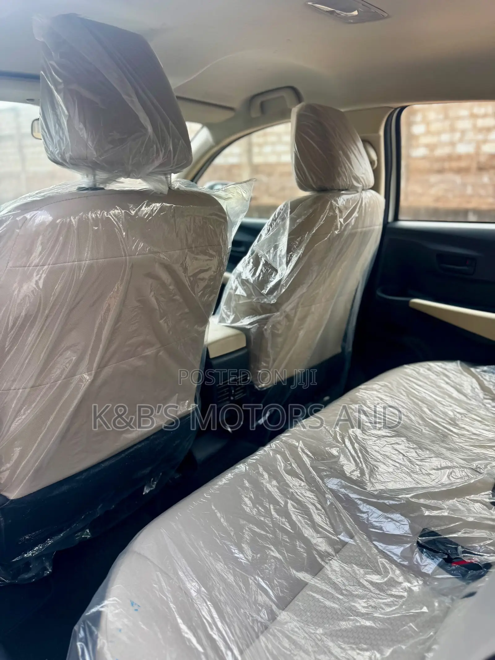 Toyota Yaris 2023 White