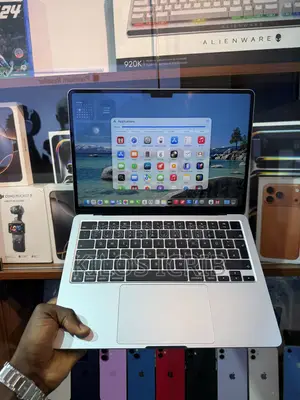 Laptop Apple MacBook Air 2025 M4 16GB Apple M4 SSD 256GB