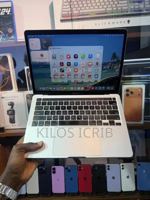 Laptop Apple MacBook Pro 2022 M2 8GB Apple M2 SSD 512GB