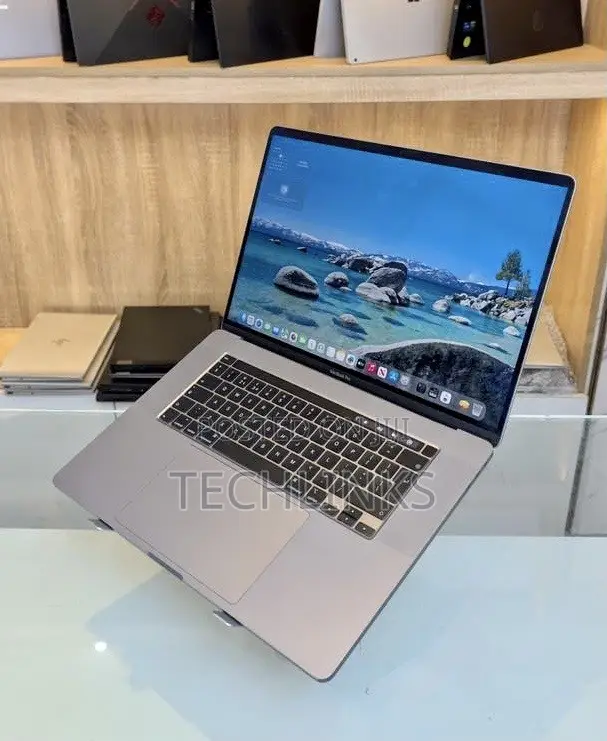 Laptop Apple MacBook Pro 2019 16GB Intel Core i9 SSD 512GB