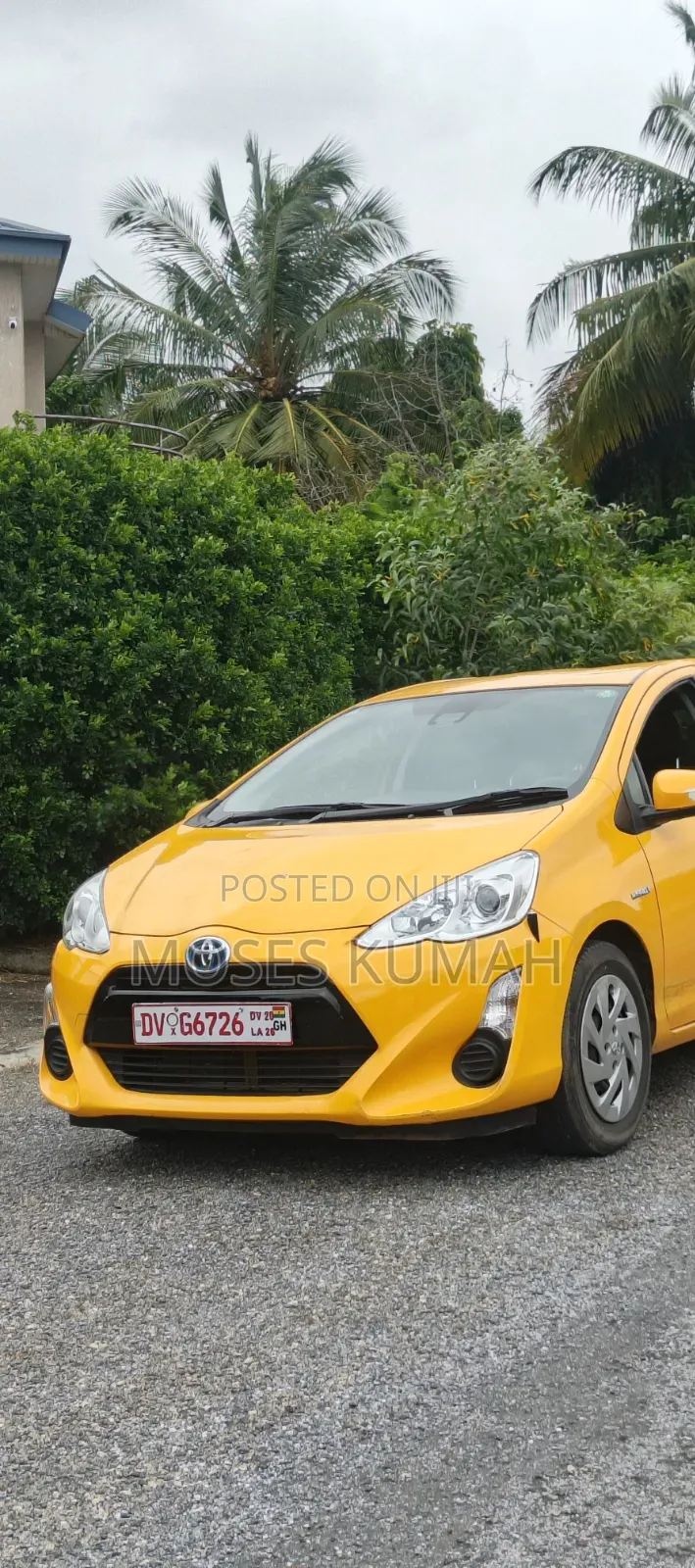 Toyota Aqua 2015 Yellow