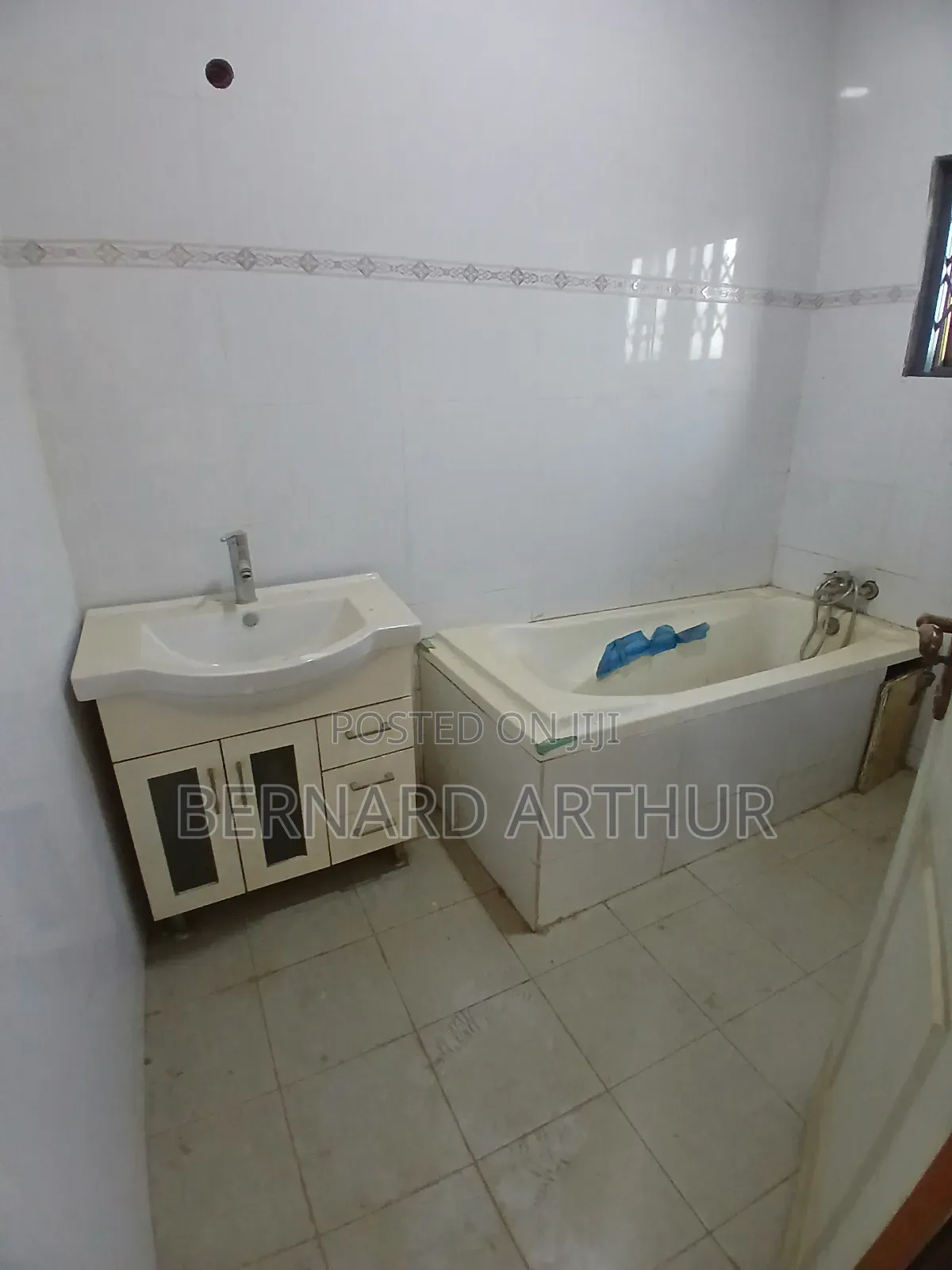 5bdrm Mansion in Bernard Agency, Amasaman for rent