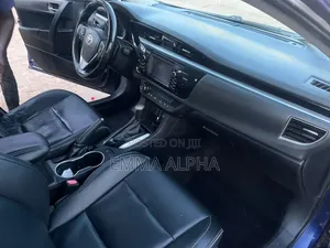 Toyota Corolla 2016 Blue