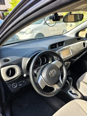 Toyota Vitz 1.3 FWD 3dr 2012