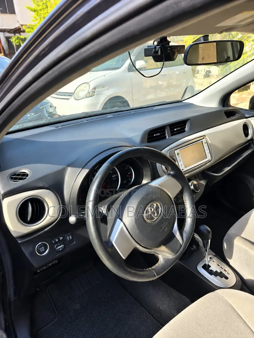 Toyota Vitz 1.3 FWD 3dr 2012