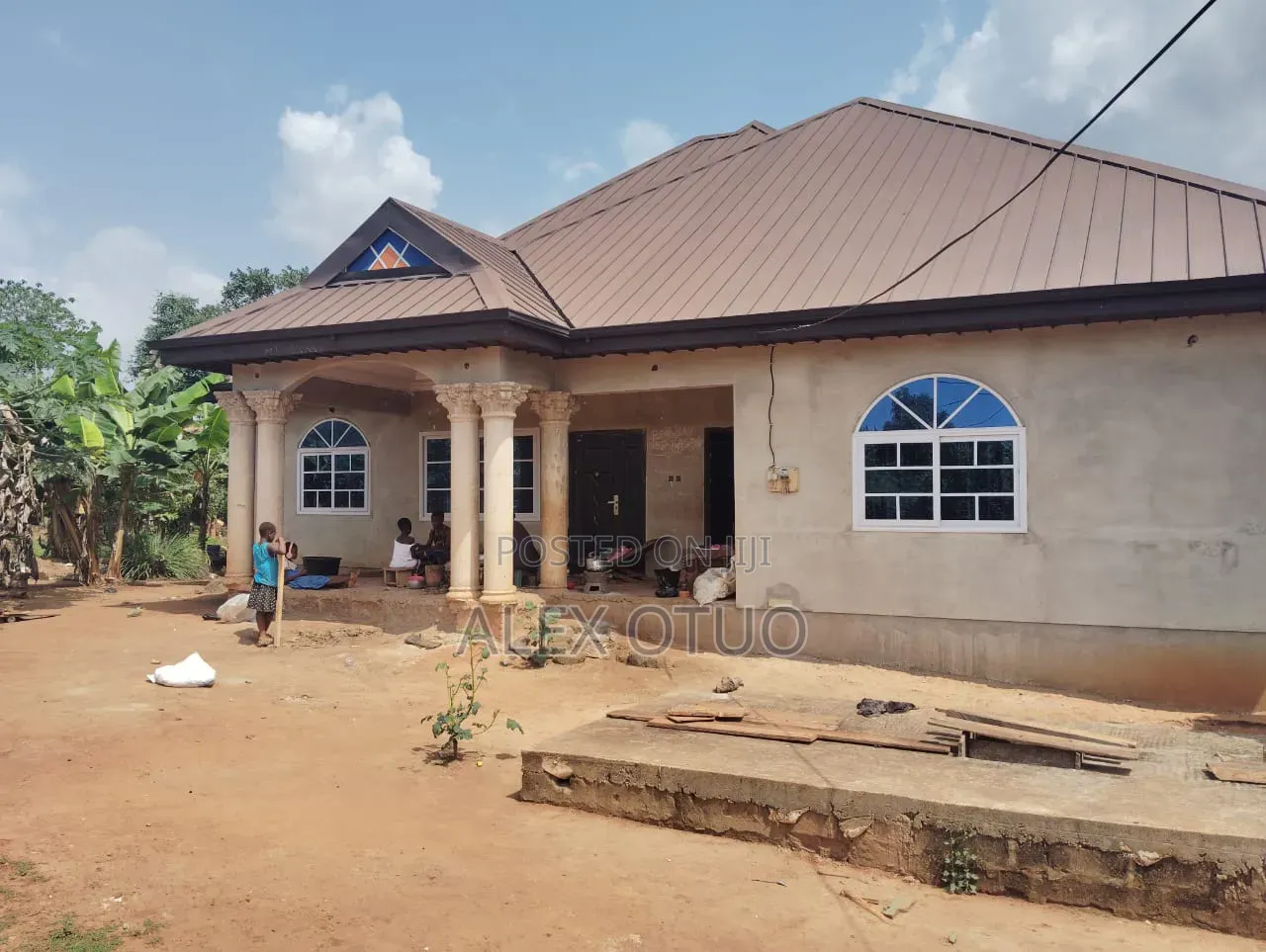5bdrm House in Alex Otuo Properties, Kumasi Metropolitan for sale
