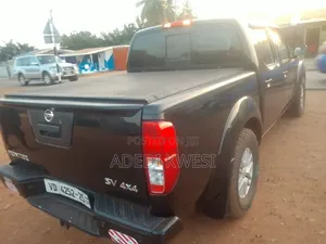 Nissan Navara 2015 Black