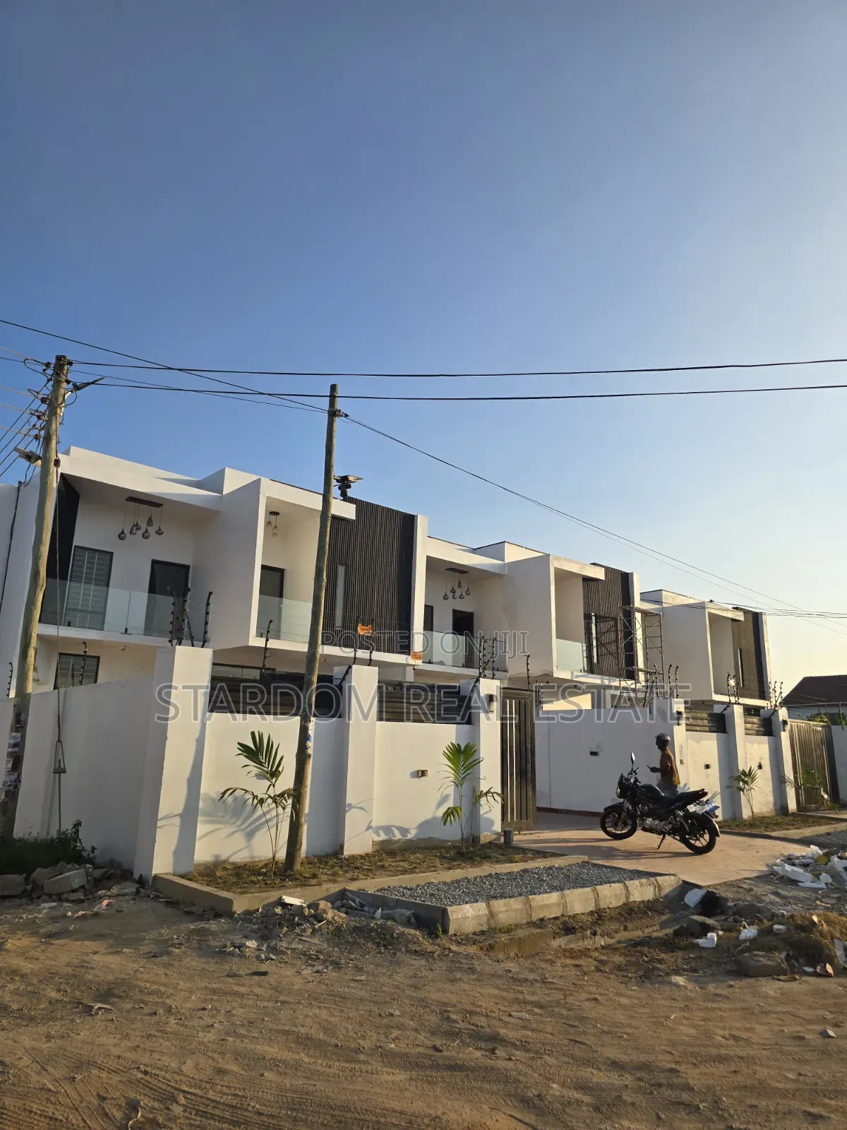 4bdrm Duplex in Spintex Road, Baatsona Total for sale