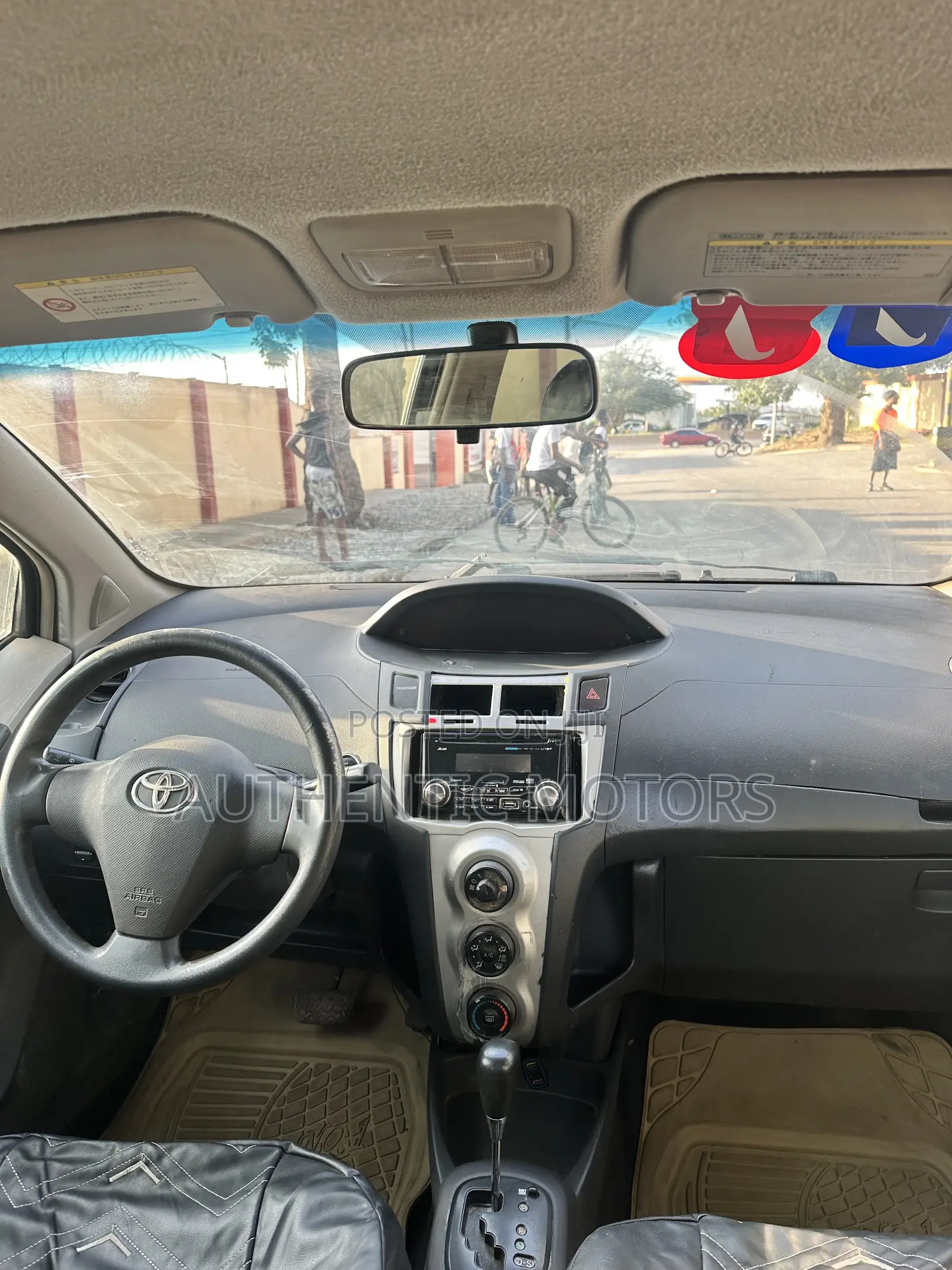 Toyota Vitz 2010 Black