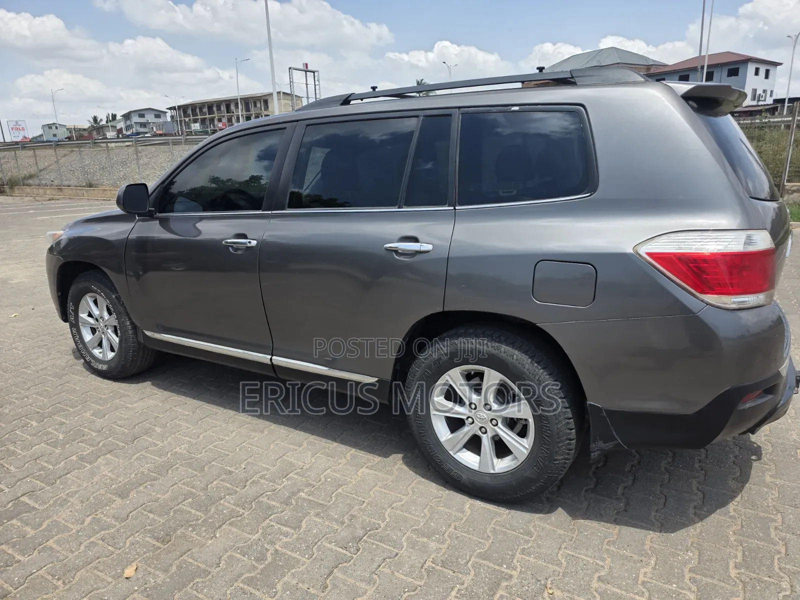 Toyota Highlander Limited 2011 Gray