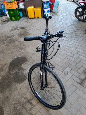 Specialized Hybrid / Flat-Bar Road Bike