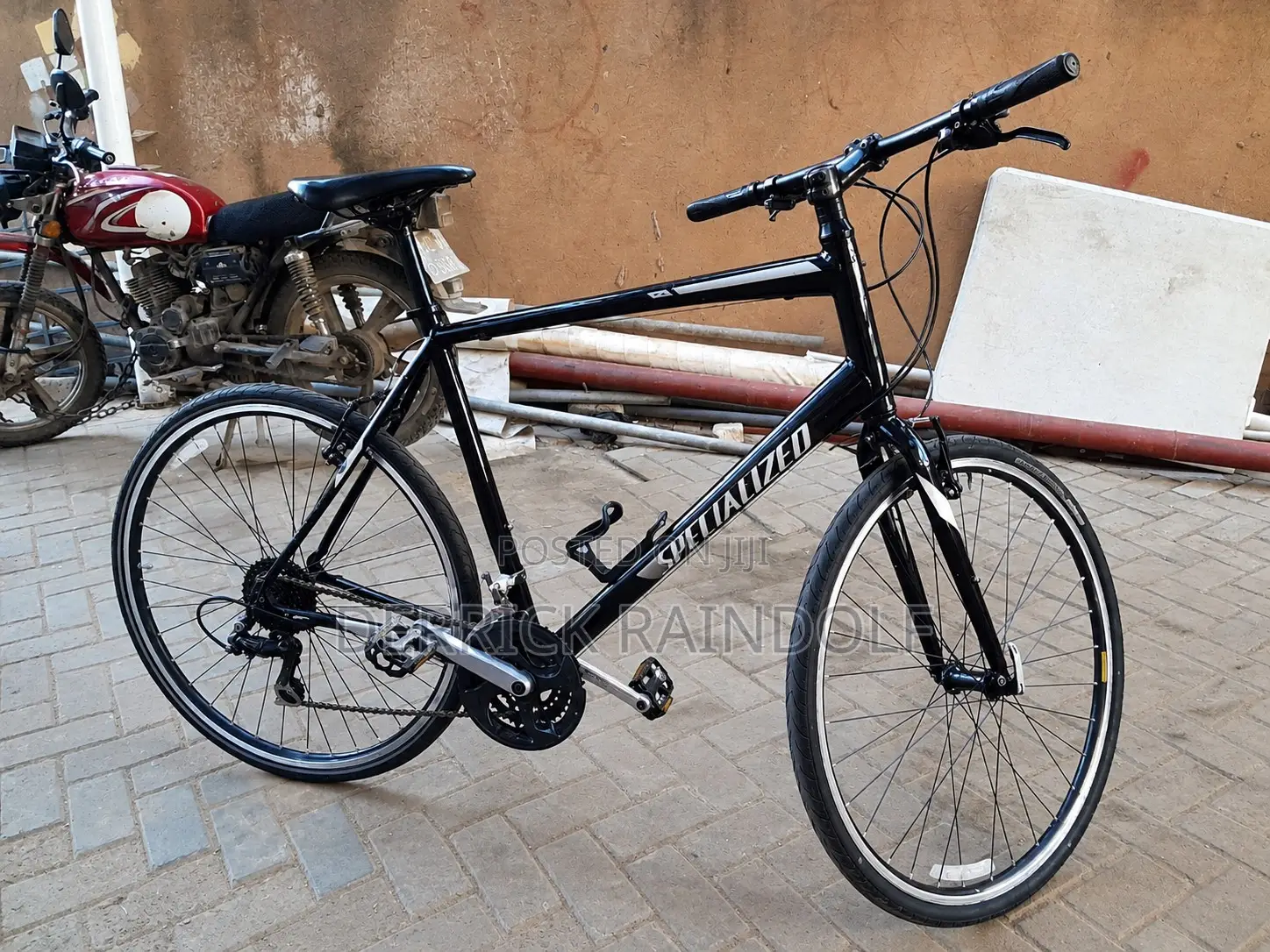 Specialized Hybrid / Flat-Bar Road Bike