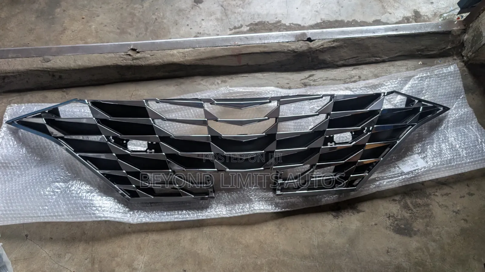 Hyundai Elantra 2021 - 2023 Front Grille / Front Shell