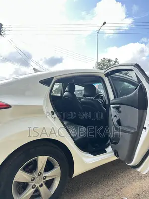 Hyundai Elantra 2013 White