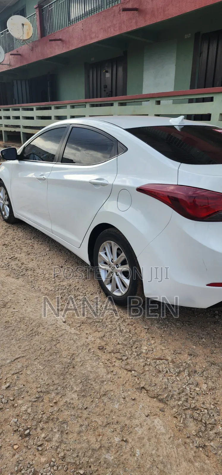 Hyundai Elantra SE Sedan FWD (1.8L 4cyl 6A) 2016 White