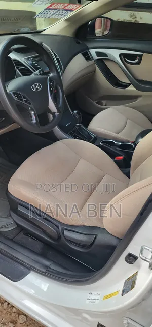 Hyundai Elantra SE Sedan FWD (1.8L 4cyl 6A) 2016 White
