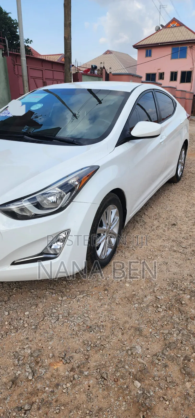 Hyundai Elantra SE Sedan FWD (1.8L 4cyl 6A) 2016 White