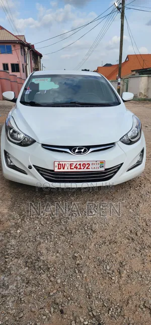 Hyundai Elantra SE Sedan FWD (1.8L 4cyl 6A) 2016 White