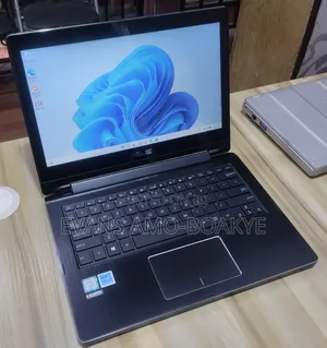Laptop Asus Q302 8GB Intel Core i5 HDD 1T