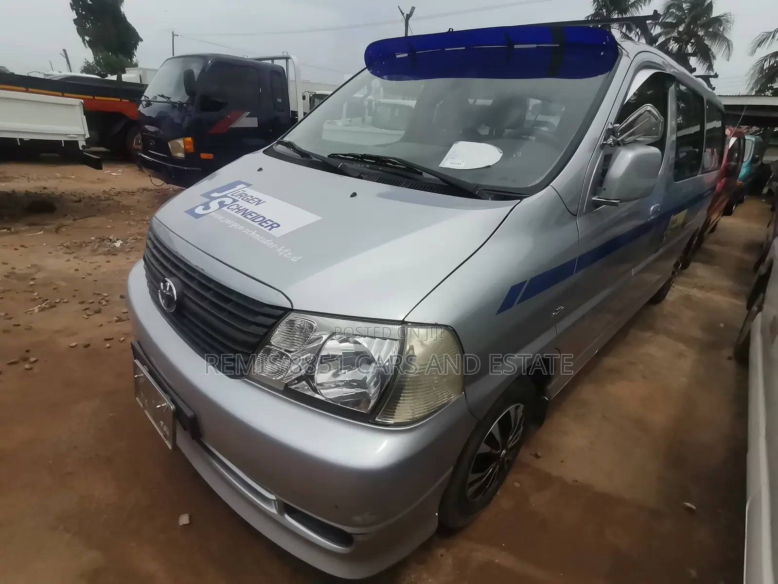 Toyota HiAce 2010 Silver