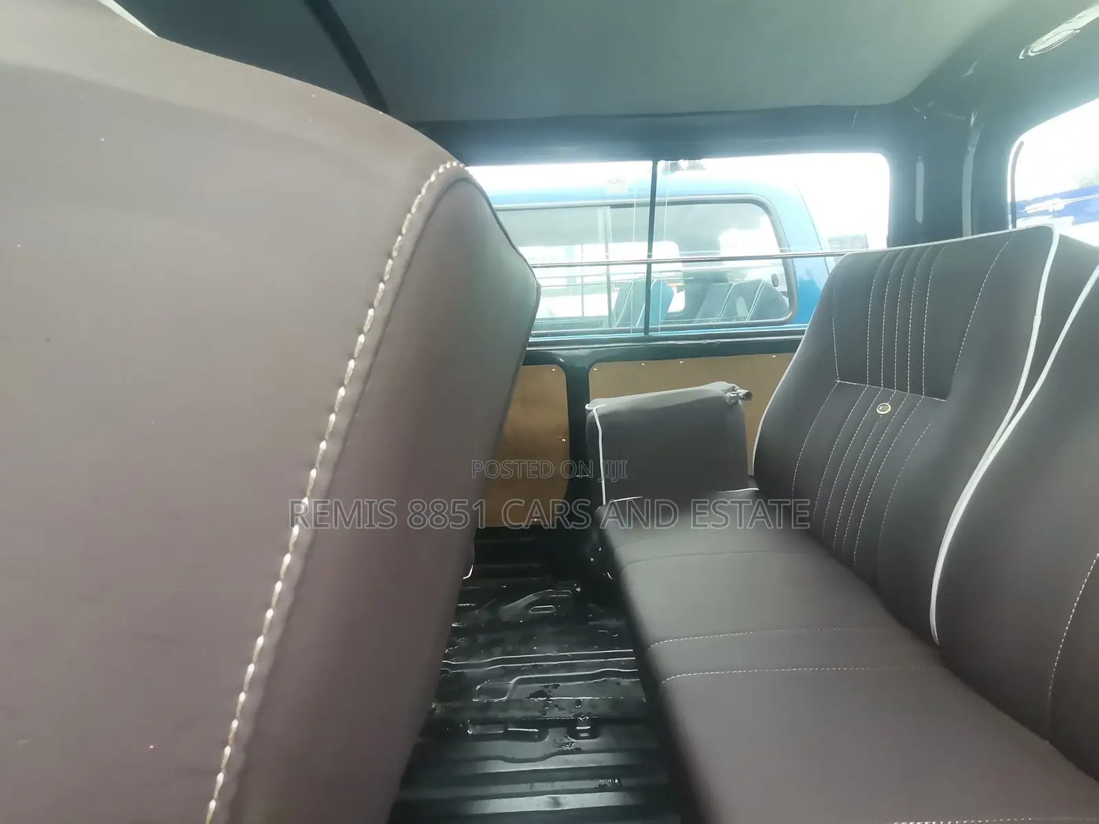 Toyota HiAce 2010 Silver