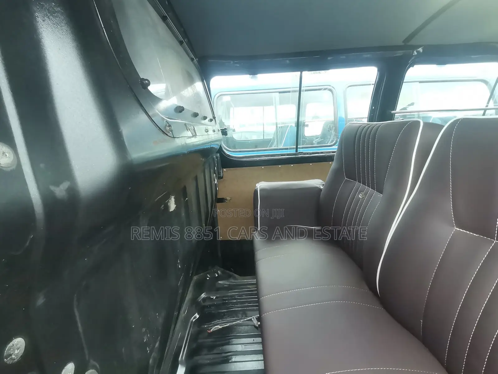 Toyota HiAce 2010 Silver