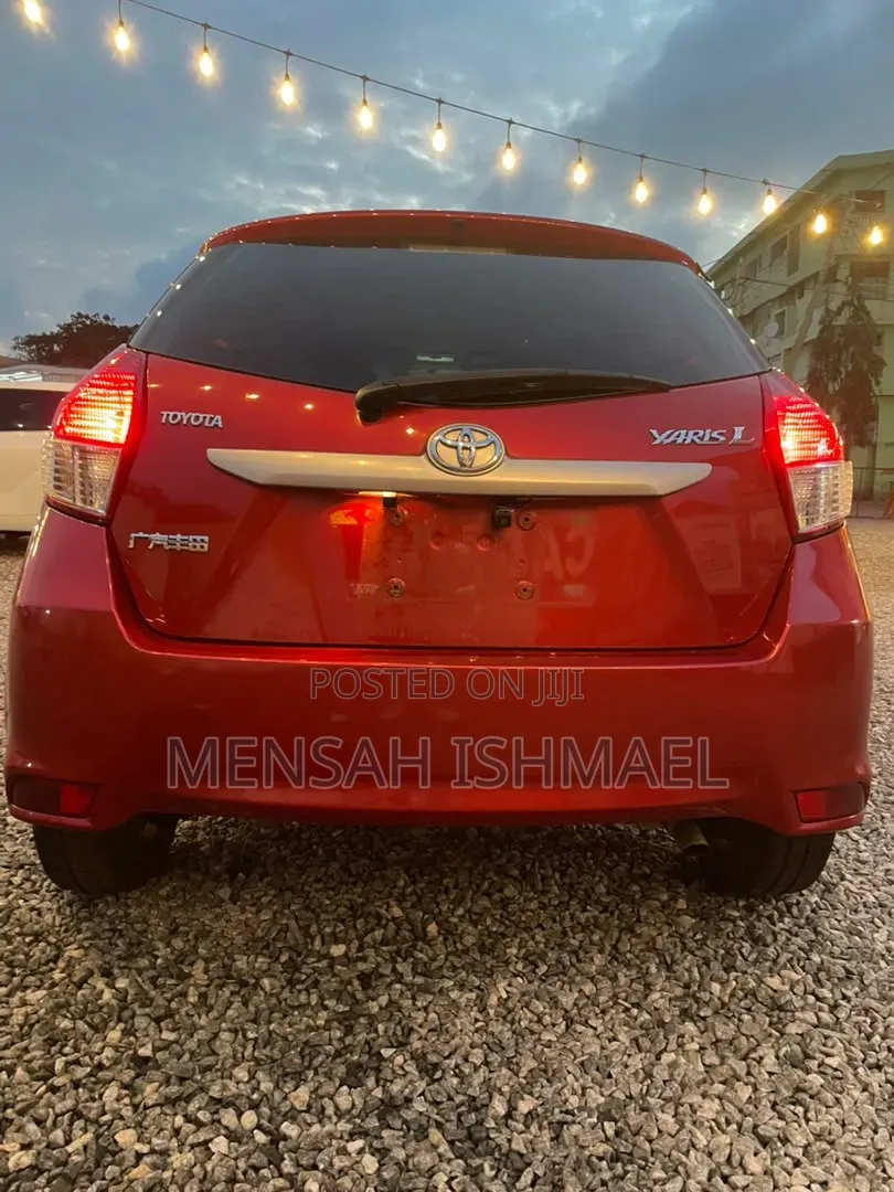 Toyota Yaris L Hatchback 5dr 2017 Red